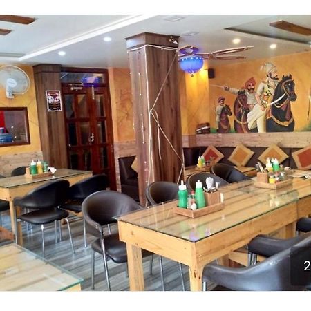 Om Shanthi Paying Guest House Varanasi Ngoại thất bức ảnh